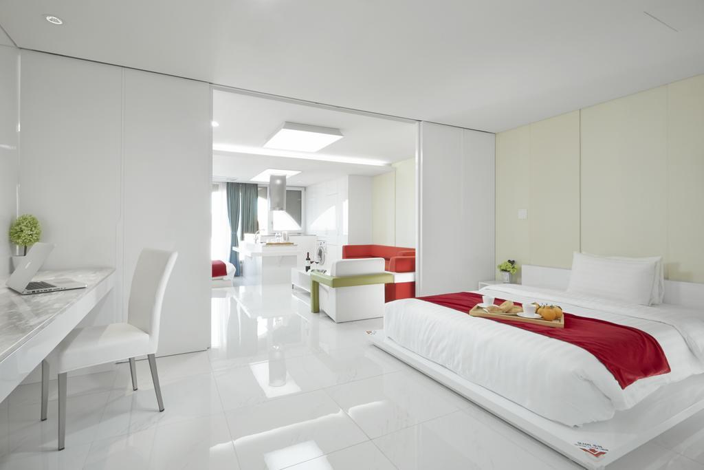 Shin Shin Hotel Jeju Ocean Seogwipo Room photo