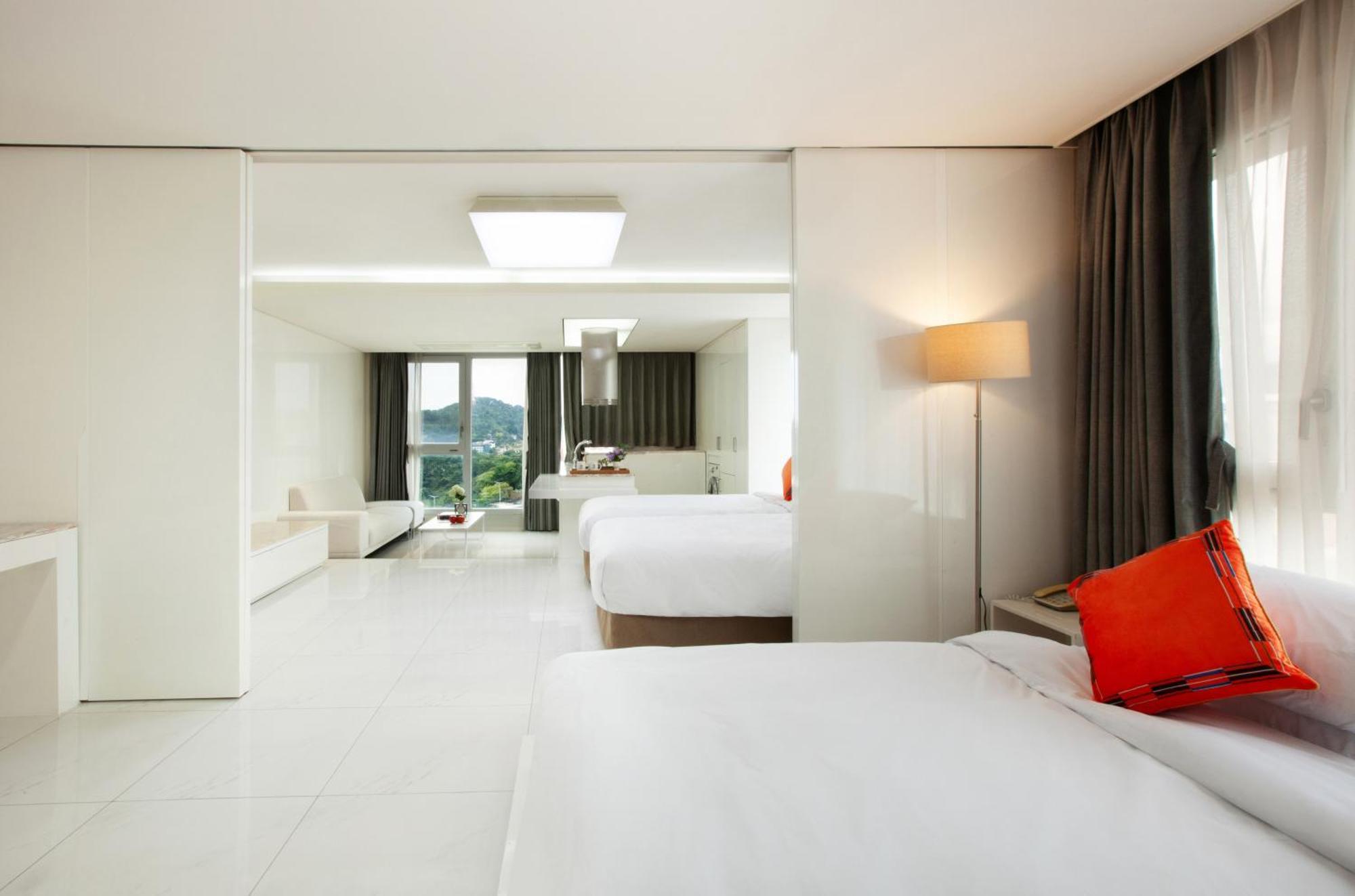 Shin Shin Hotel Jeju Ocean Seogwipo Exterior photo