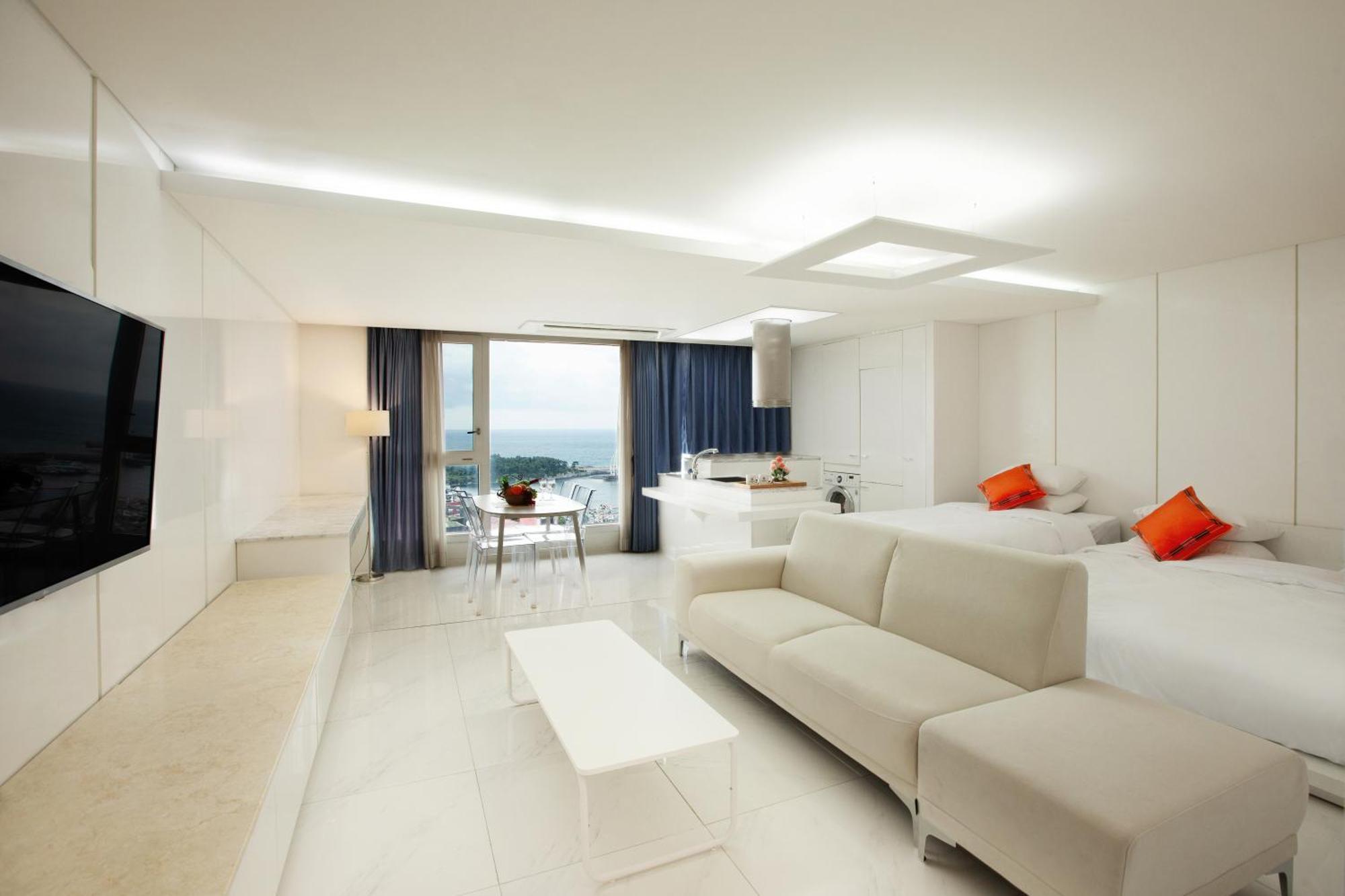 Shin Shin Hotel Jeju Ocean Seogwipo Exterior photo