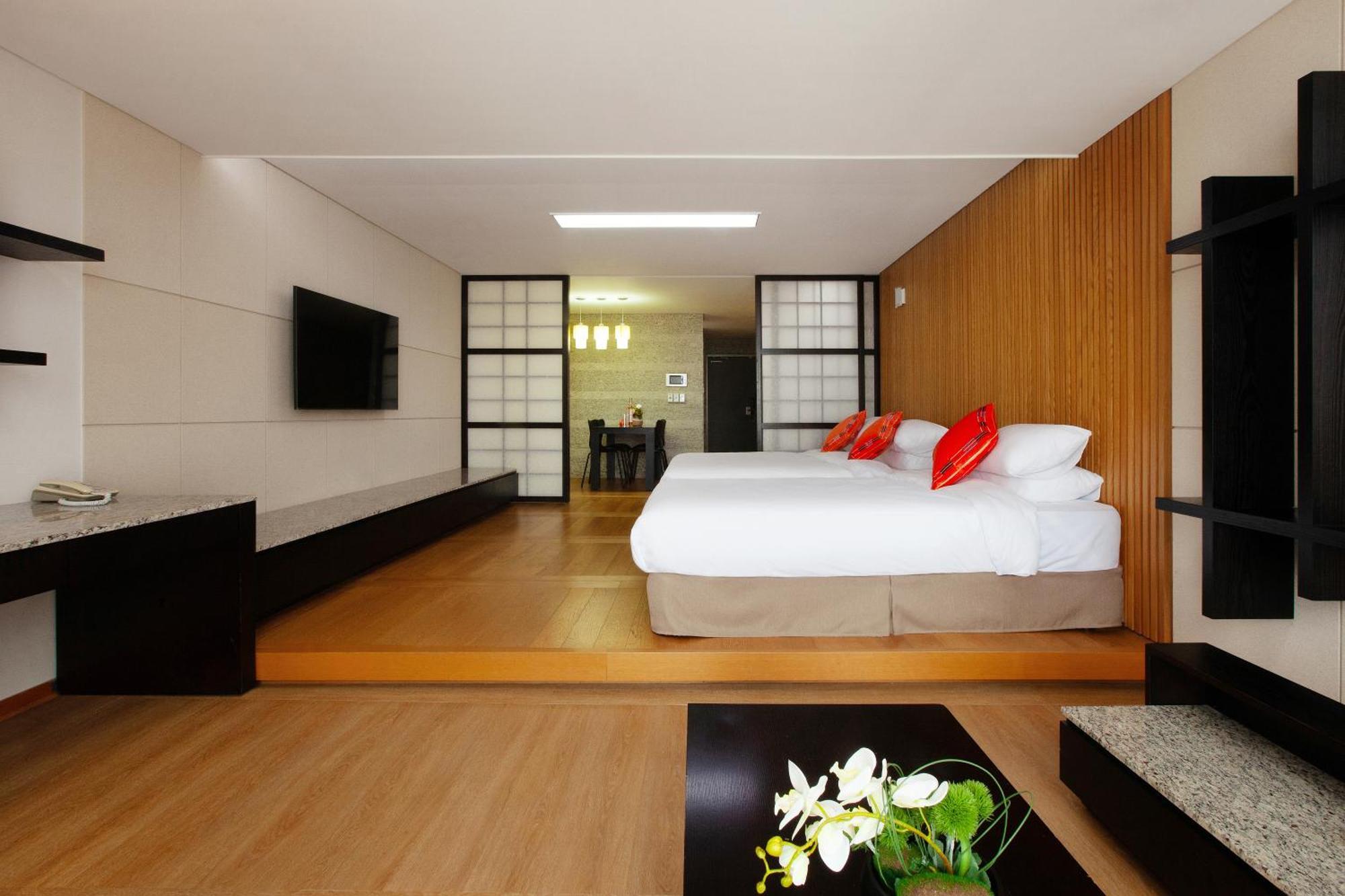 Shin Shin Hotel Jeju Ocean Seogwipo Exterior photo
