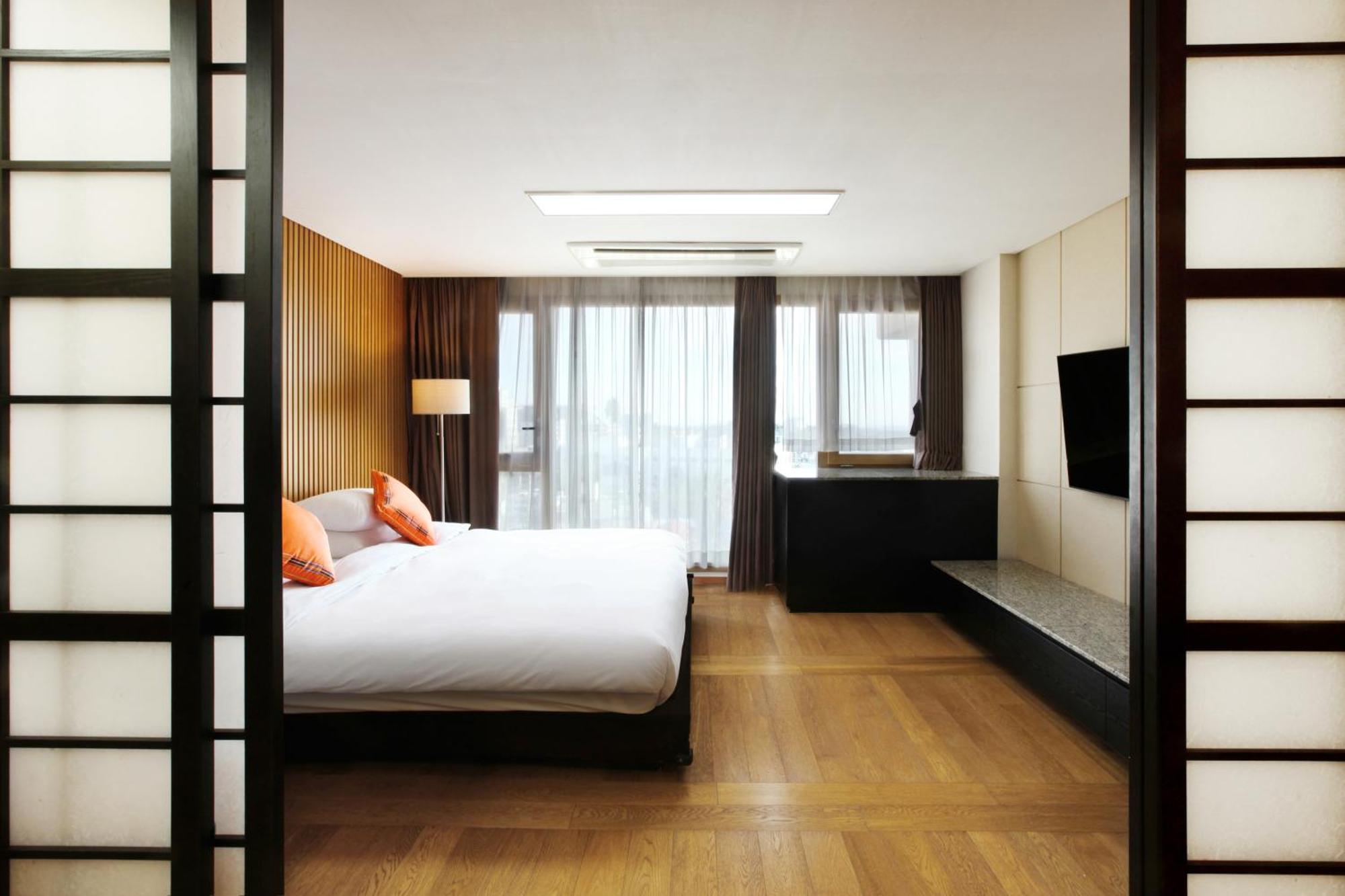Shin Shin Hotel Jeju Ocean Seogwipo Exterior photo